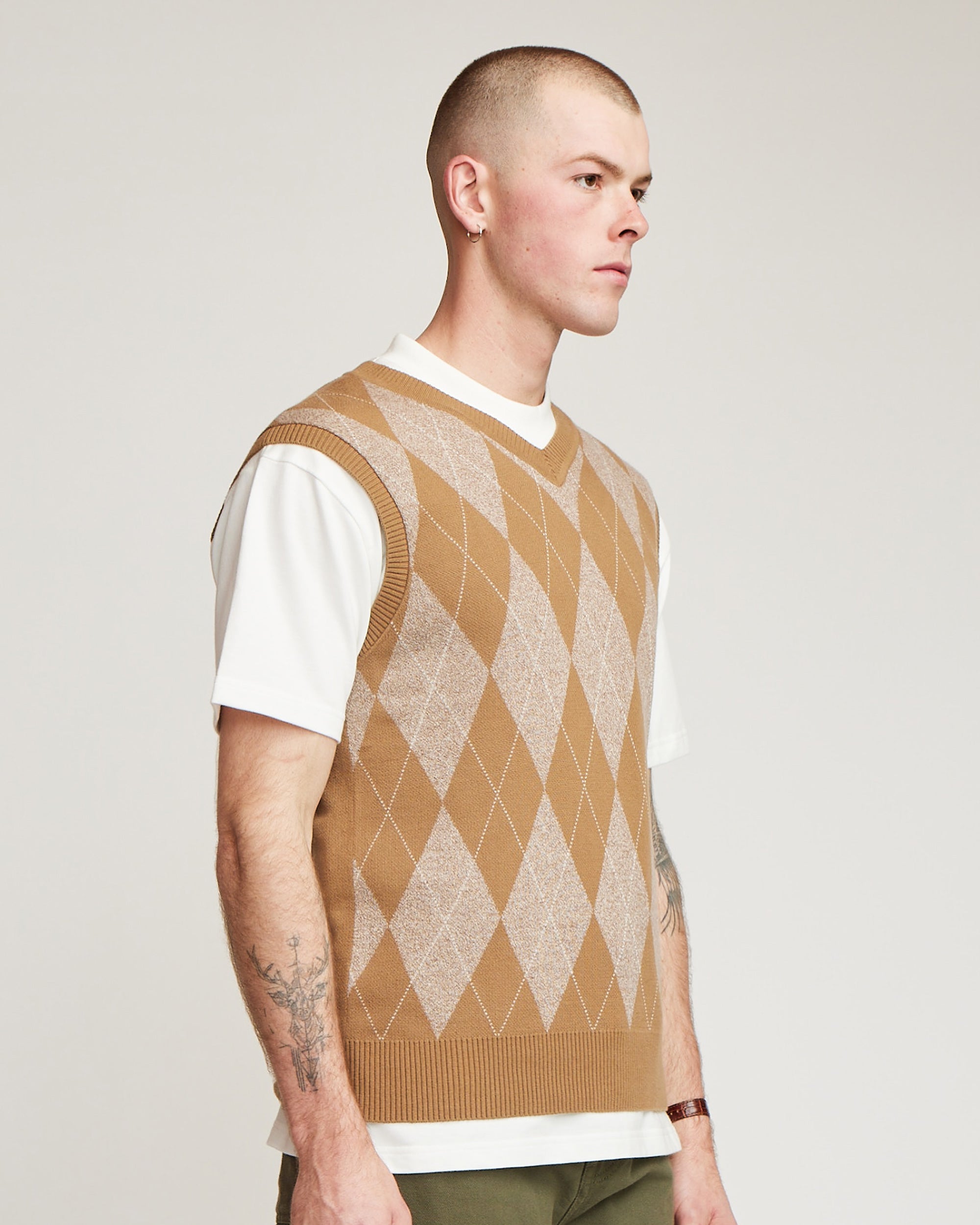 ARGYLE knitted vest - Brown